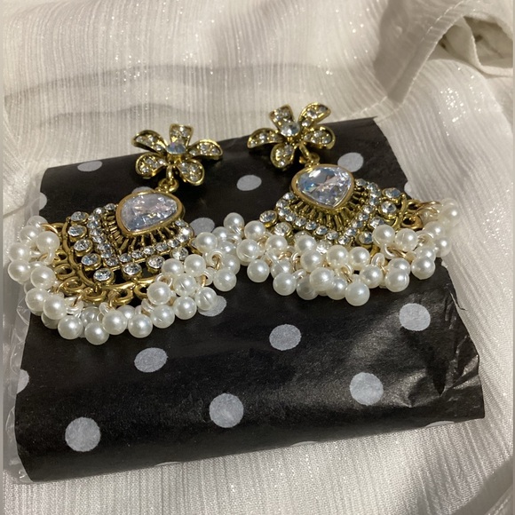 Antique Gold Vintage Style Elegant Sparkly Flower Drop Pearl Tassel Drop Earring - Picture 12 of 16